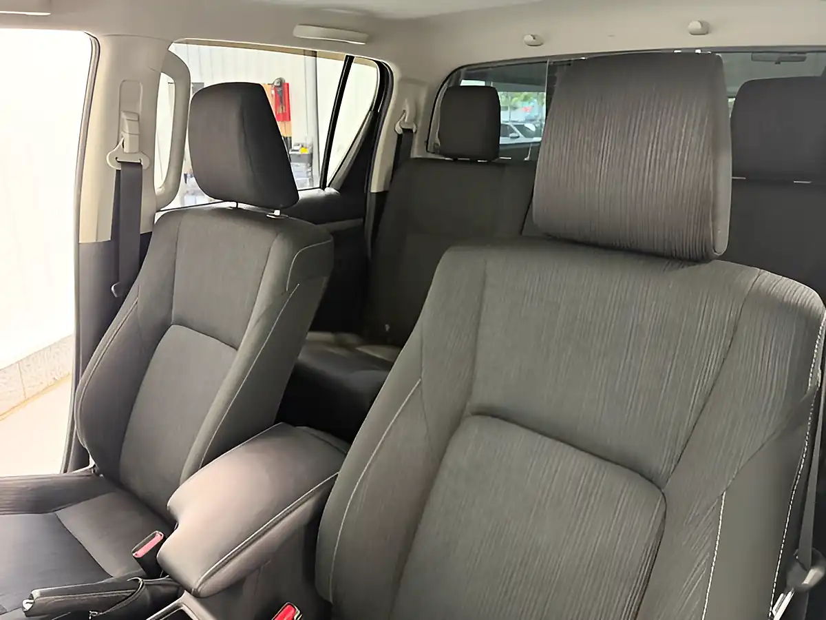 Used 2019 Toyota Hilux Invincible Silver Blade - Interior and Exterior details 11
