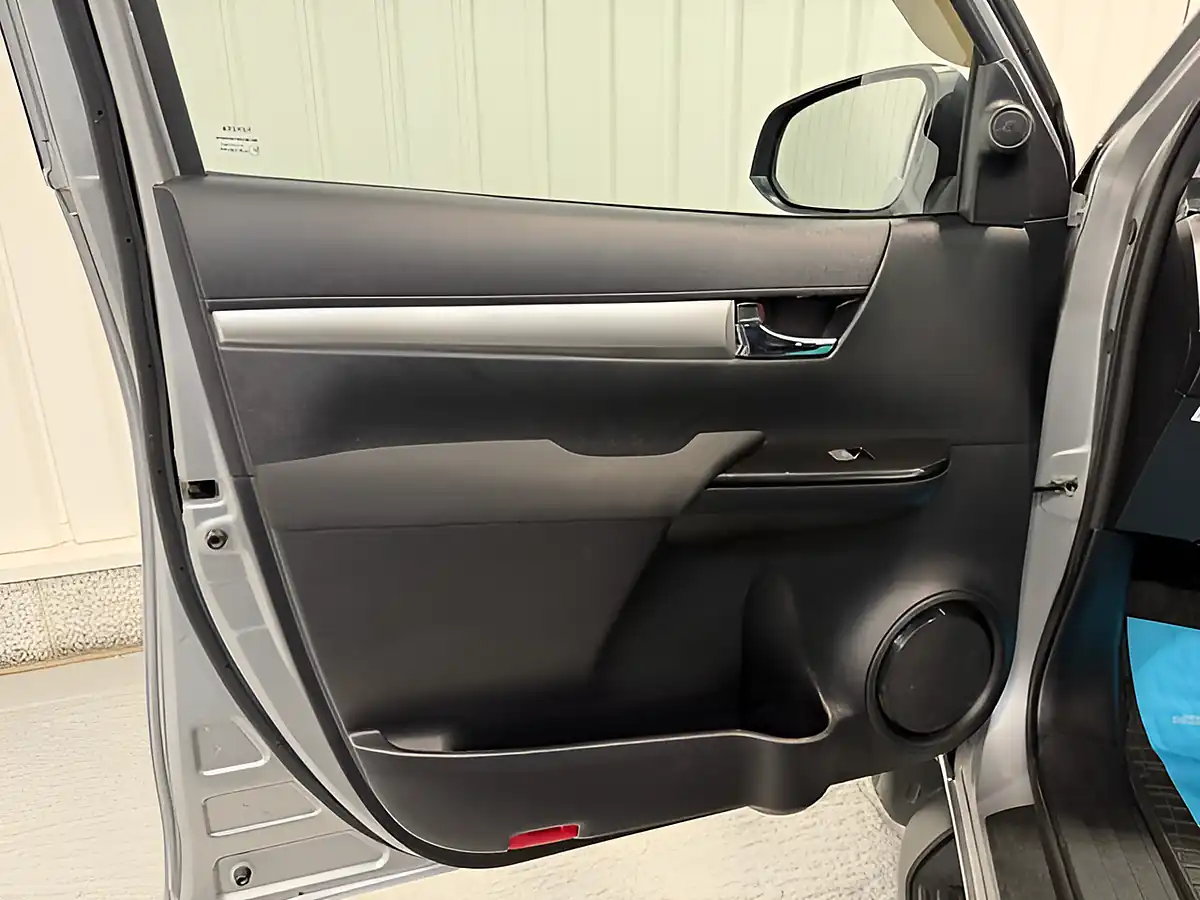 Used 2019 Toyota Hilux Invincible Silver Blade - Interior and Exterior details 12