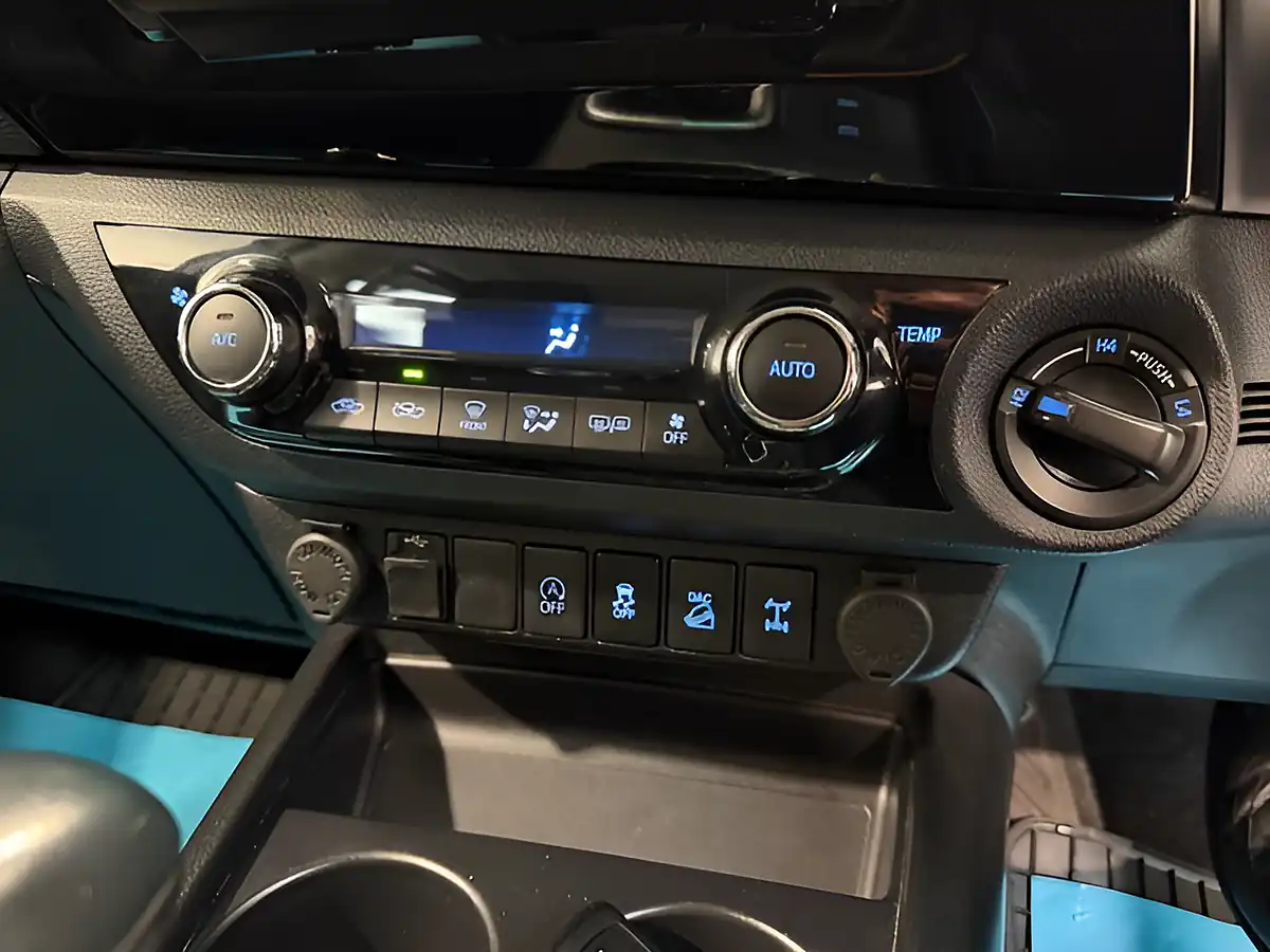 Used 2019 Toyota Hilux Invincible Silver Blade - Interior and Exterior details 19