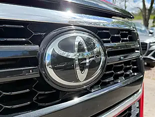 Used 2019 Toyota Hilux Invincible X Crimson Spark Red - Interior and Exterior details 14