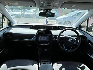 Used 2019 Toyota Prius Active White - Interior and Exterior details 14
