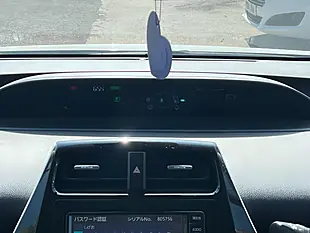 Used 2019 Toyota Prius Active White - Interior and Exterior details 16