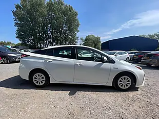 Used 2019 Toyota Prius Active White - Interior and Exterior details 8