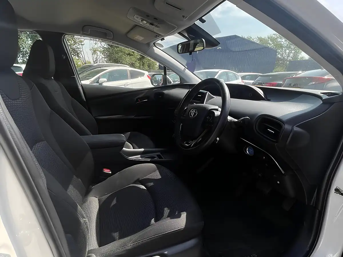 Used 2019 Toyota Prius Active White - Interior and Exterior details 9
