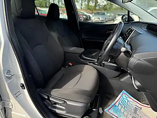 Used 2019 Toyota Prius Active White - Interior and Exterior details 10