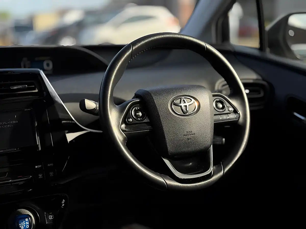 Used 2019 Toyota Prius Active White - Interior and Exterior details 14