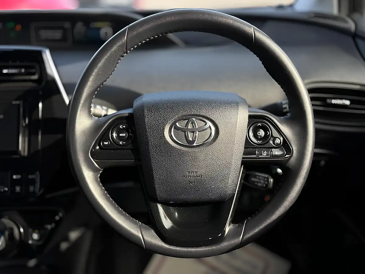 Used 2019 Toyota Prius Active White - Interior and Exterior details 15