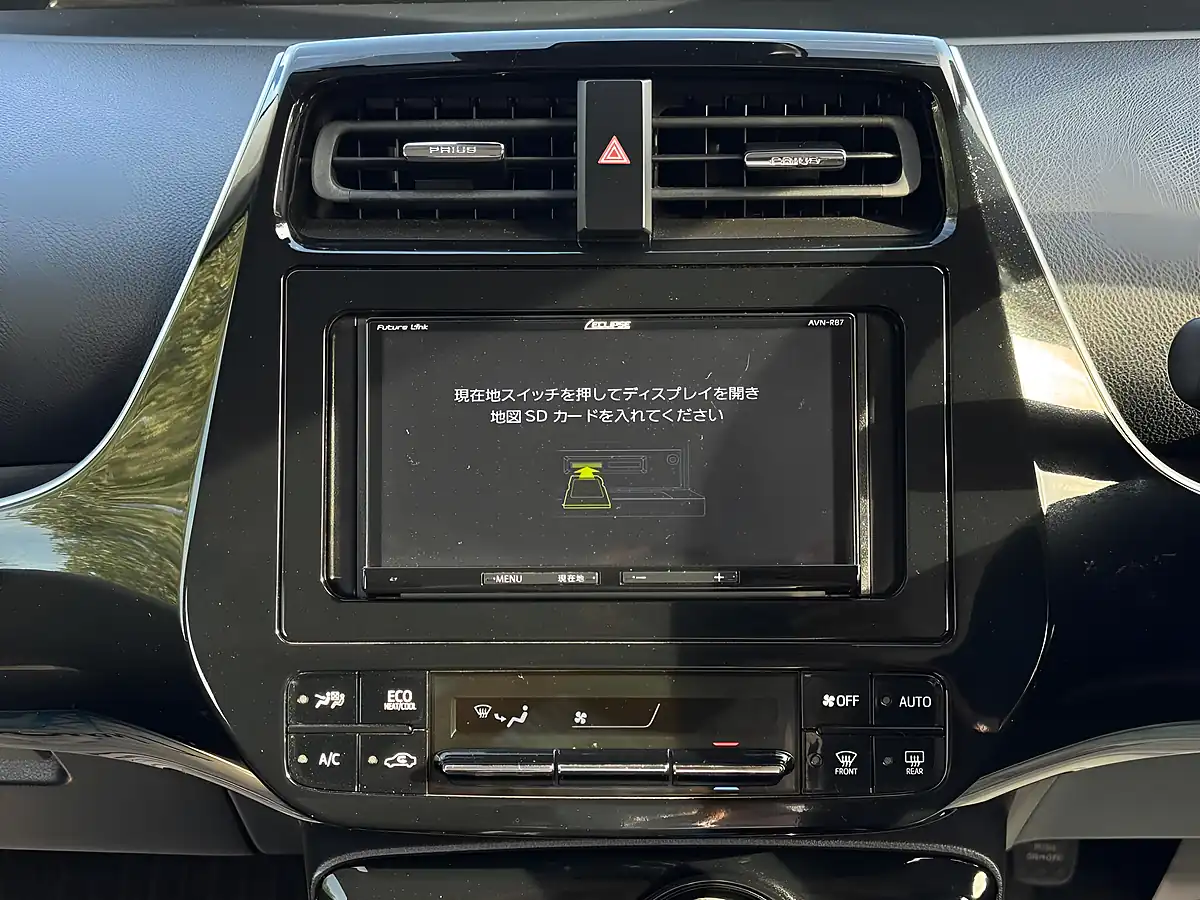 Used 2019 Toyota Prius Active White - Interior and Exterior details 16