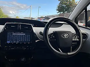 Used 2019 Toyota Prius Beige - Interior and Exterior details 16