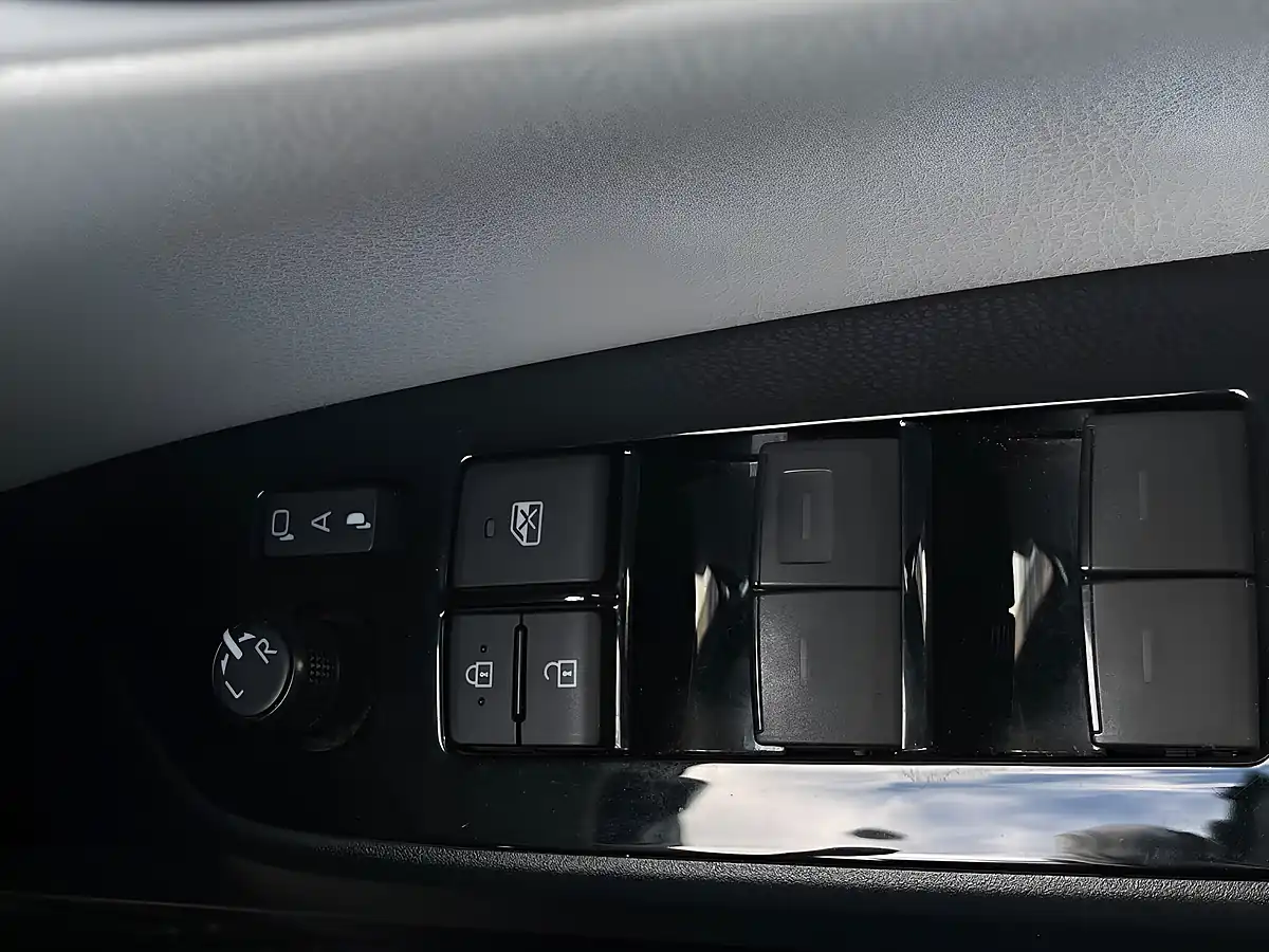Used 2019 Toyota Prius Beige - Interior and Exterior details 20