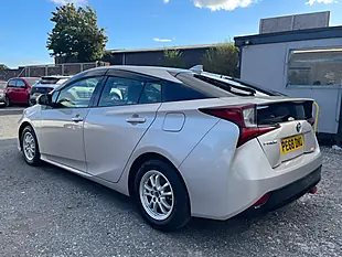Used 2019 Toyota Prius Beige - Interior and Exterior details 5