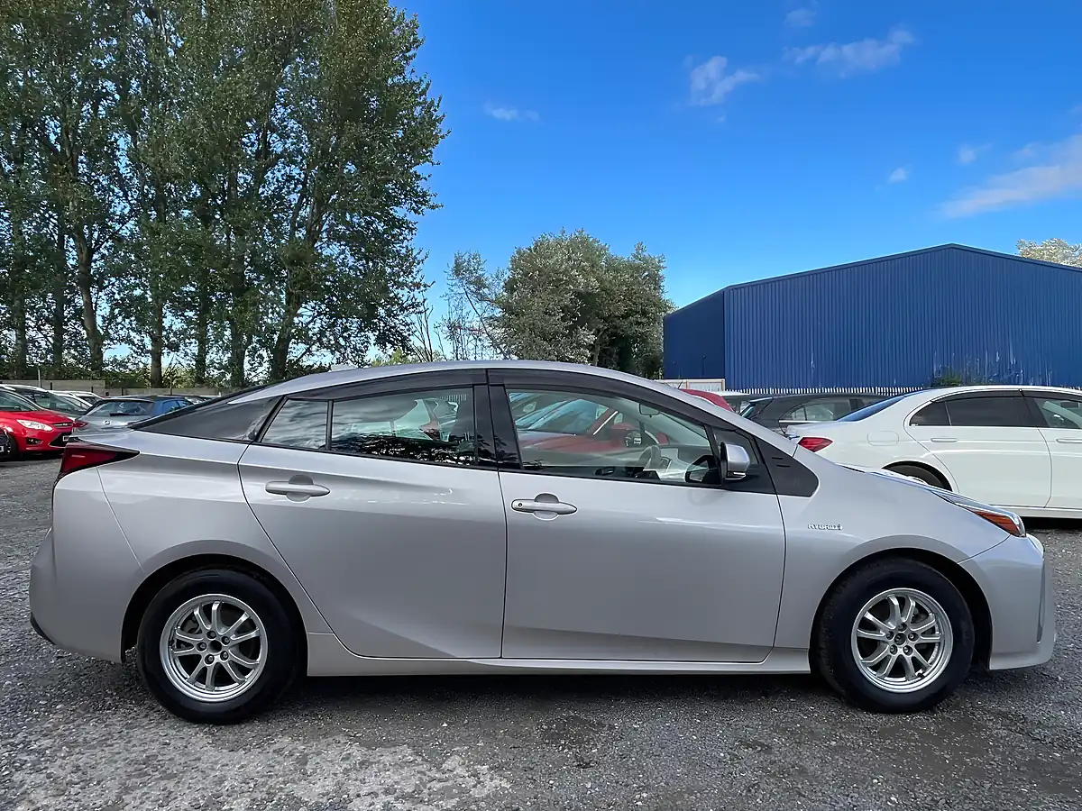 Used 2019 Toyota Prius Beige - Interior and Exterior details 8