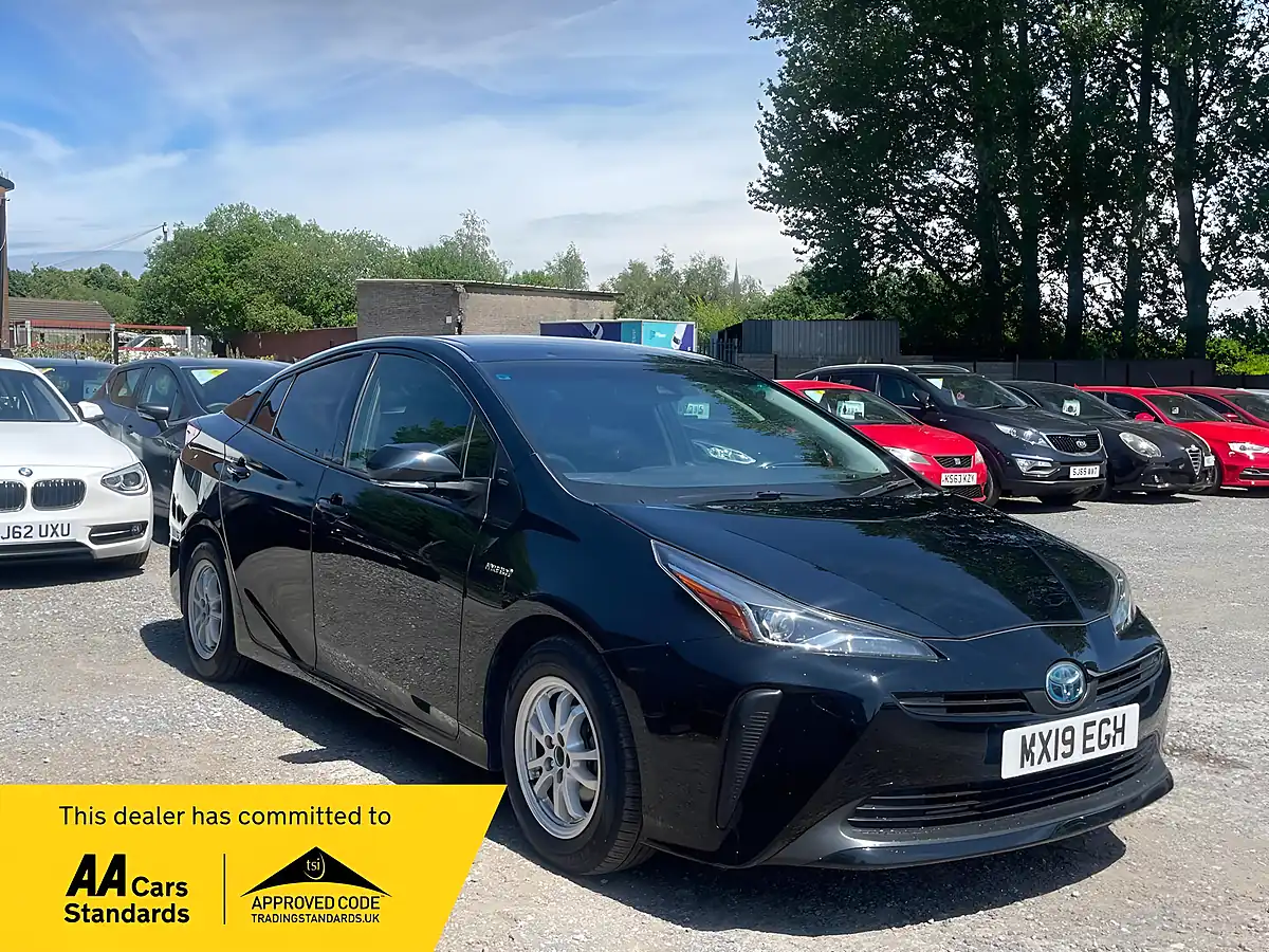 Used 2019 Toyota Prius Black - Front View