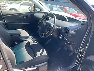 Used 2019 Toyota Prius Black - Interior and Exterior details 10