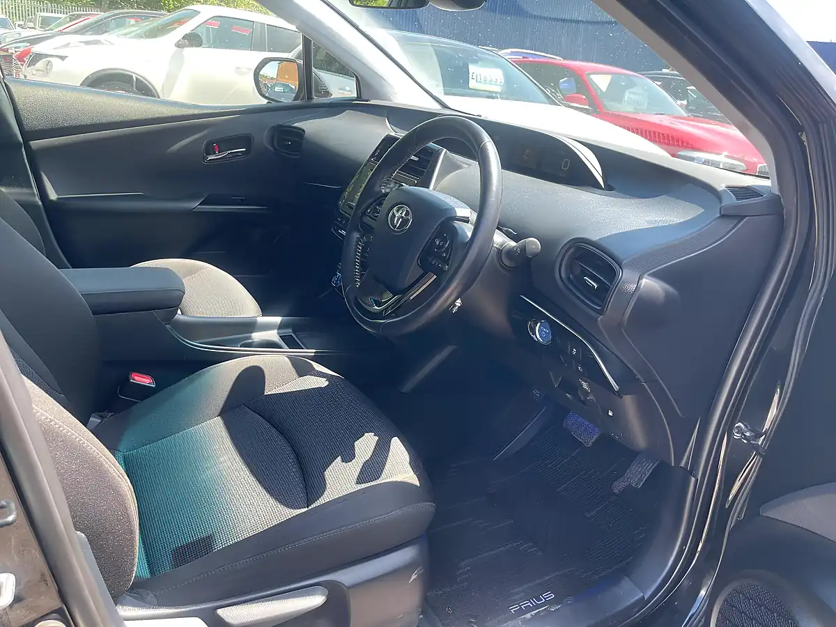 Used 2019 Toyota Prius Black - Interior and Exterior details 10