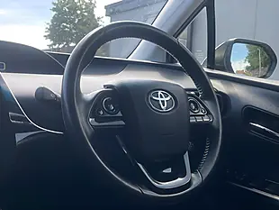 Used 2019 Toyota Prius Black - Interior and Exterior details 17