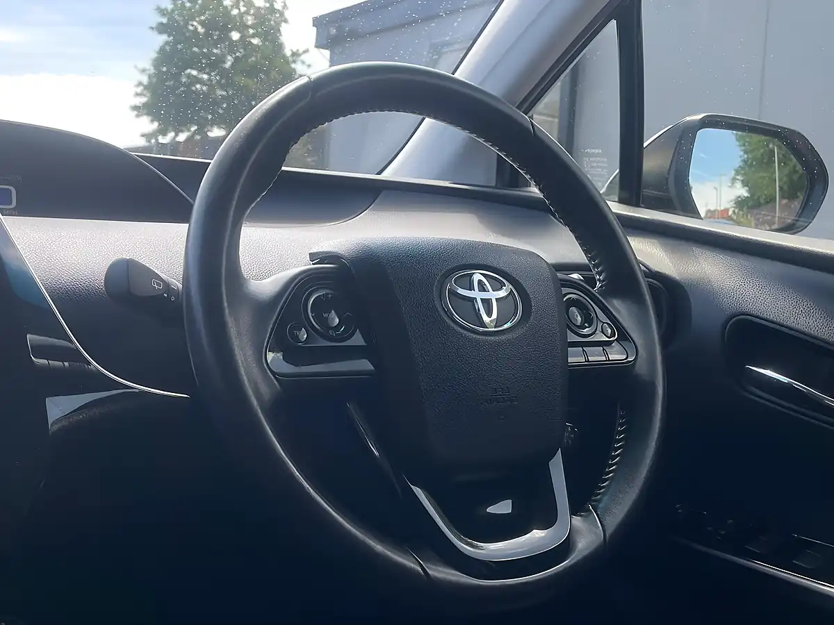 Used 2019 Toyota Prius Black - Interior and Exterior details 17