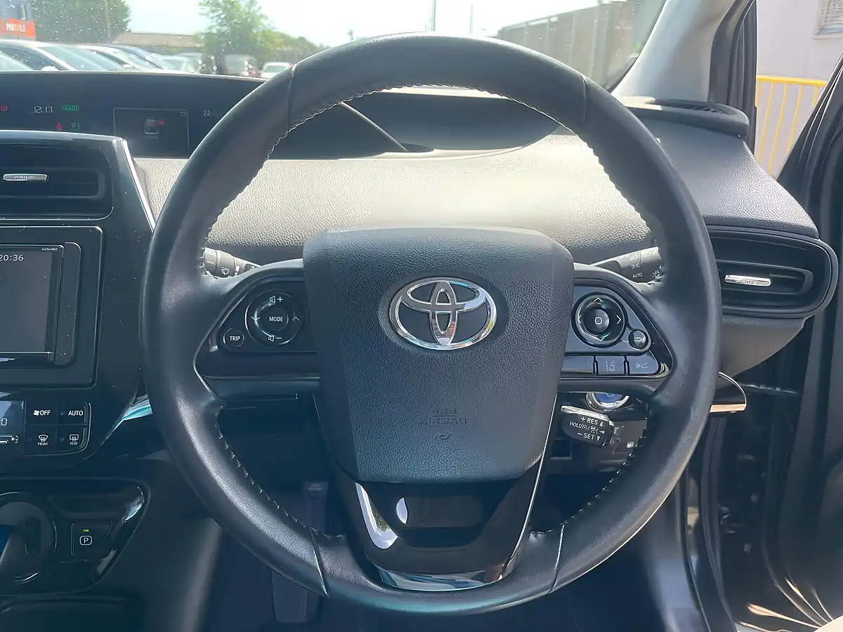 Used 2019 Toyota Prius Black - Interior and Exterior details 18
