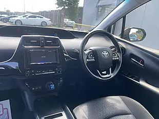Used 2019 Toyota Prius Black - Interior and Exterior details 19