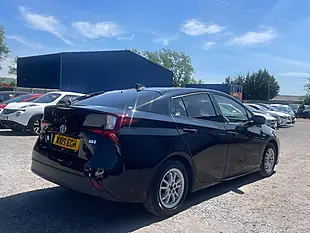 Used 2019 Toyota Prius Black - Interior and Exterior details 7