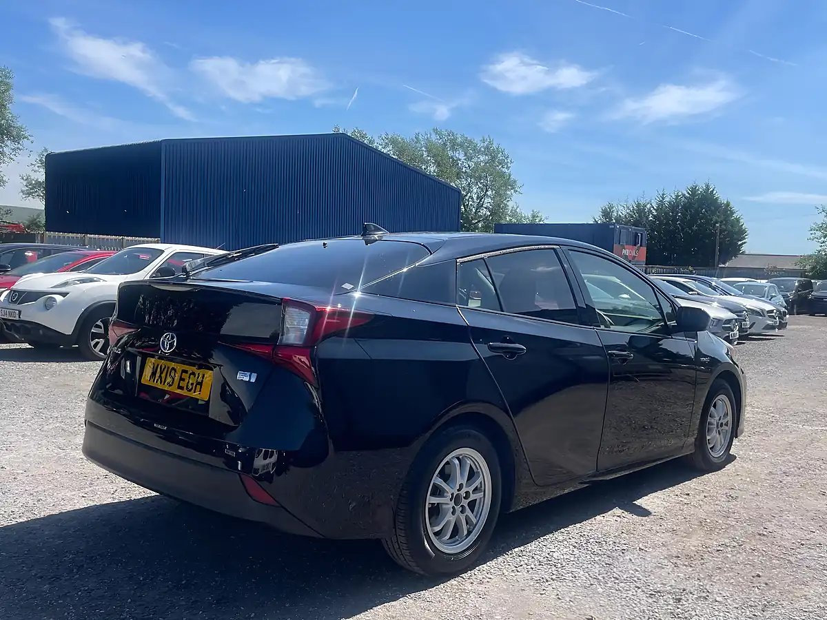 Used 2019 Toyota Prius Black - Interior and Exterior details 7