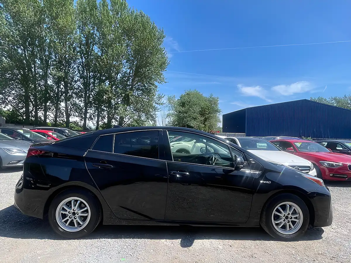 Used 2019 Toyota Prius Black - Interior and Exterior details 8