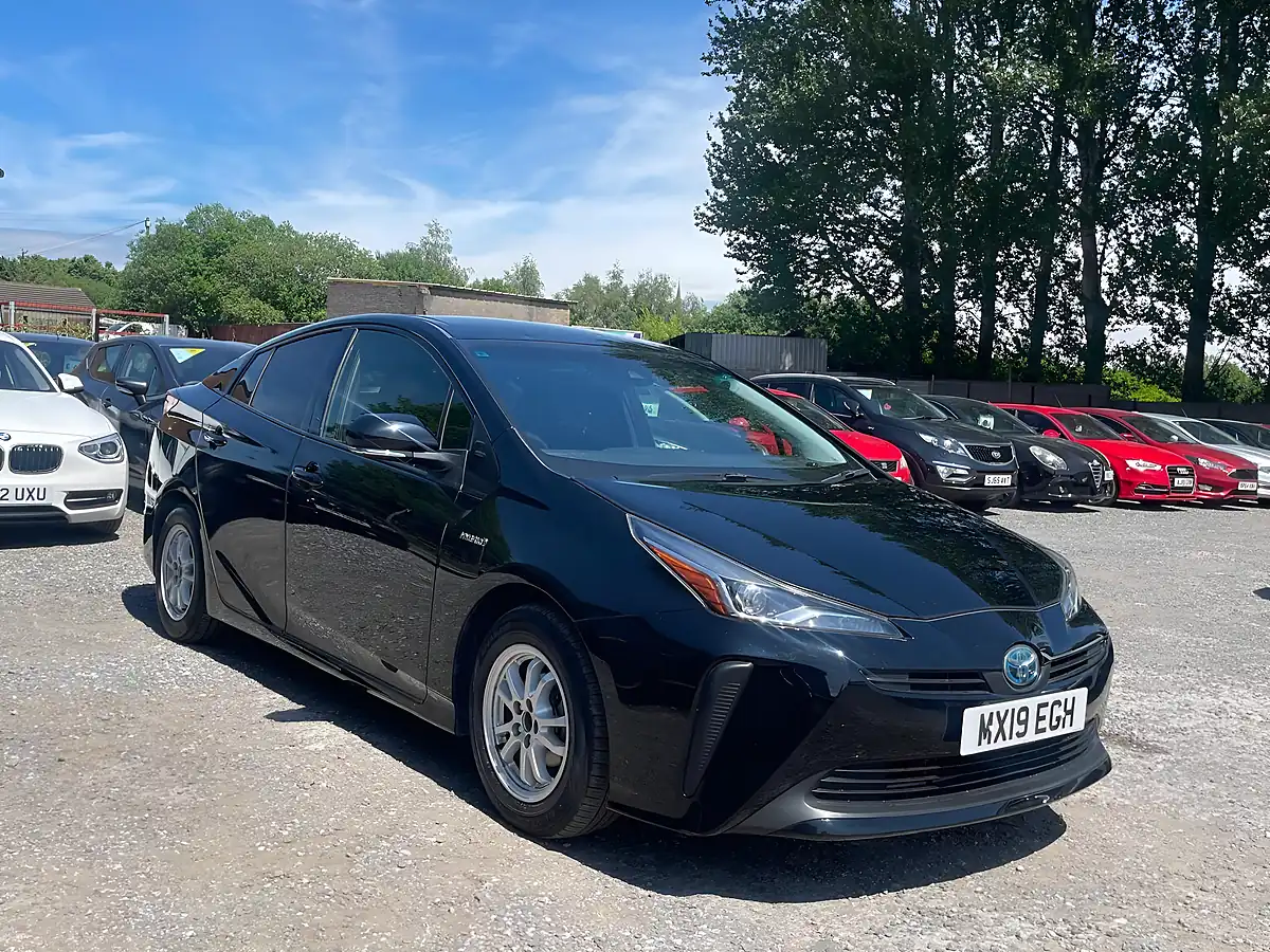 Used 2019 Toyota Prius Black - Interior and Exterior details 9