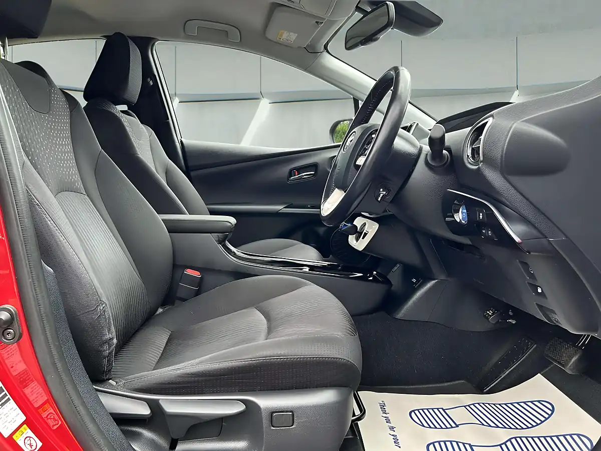 Used 2019 Toyota Prius Business Edition Plus Red - Interior and Exterior details 11