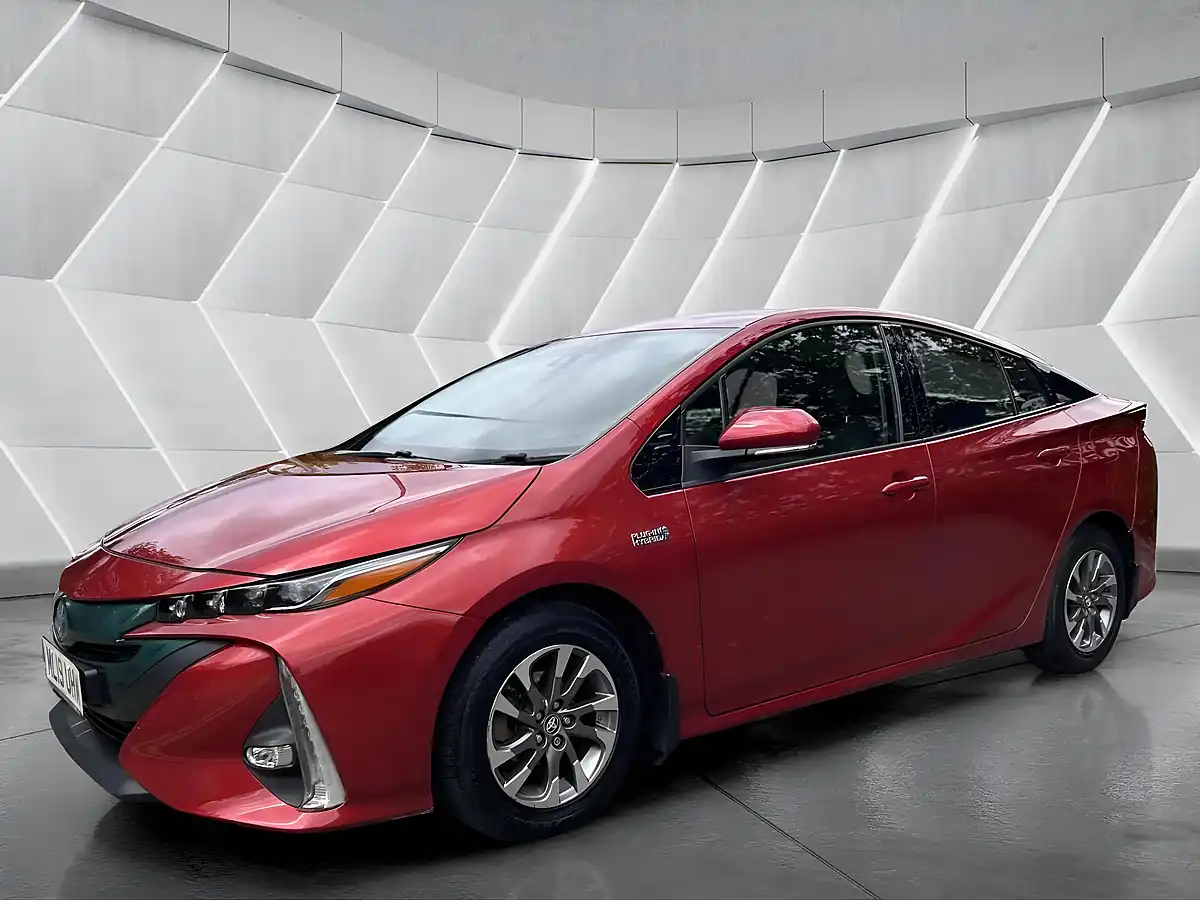 Used 2019 Toyota Prius Business Edition Plus Red - Interior and Exterior details 3