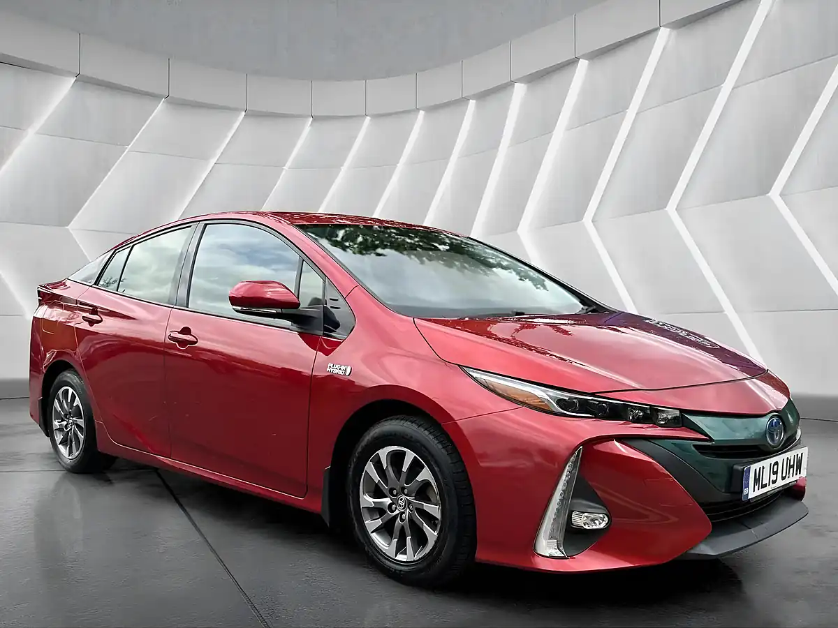 Used 2019 Toyota Prius Business Edition Plus Red - Interior and Exterior details 5