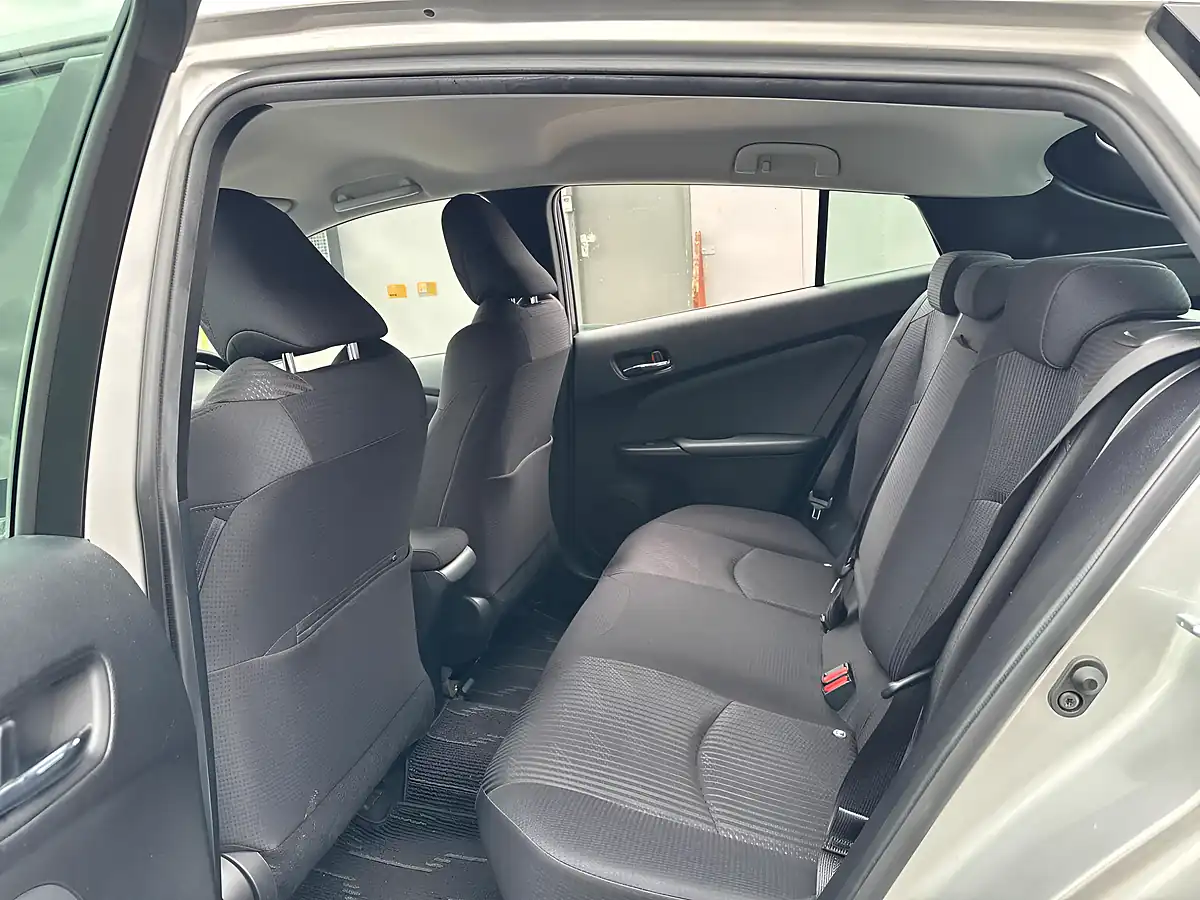 Used 2019 Toyota Prius Business Edition Plus Silver - Interior and Exterior details 12