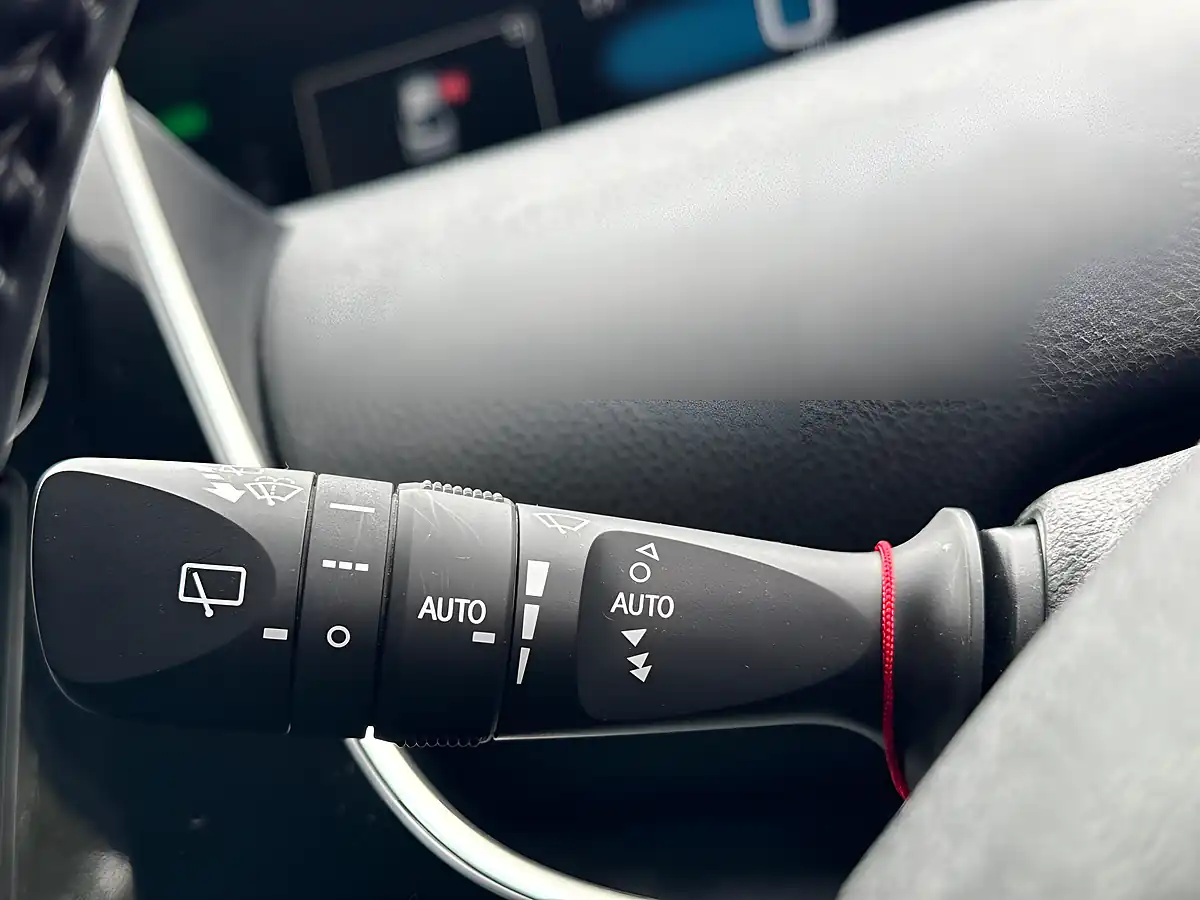Used 2019 Toyota Prius Business Edition Plus Silver - Interior and Exterior details 17