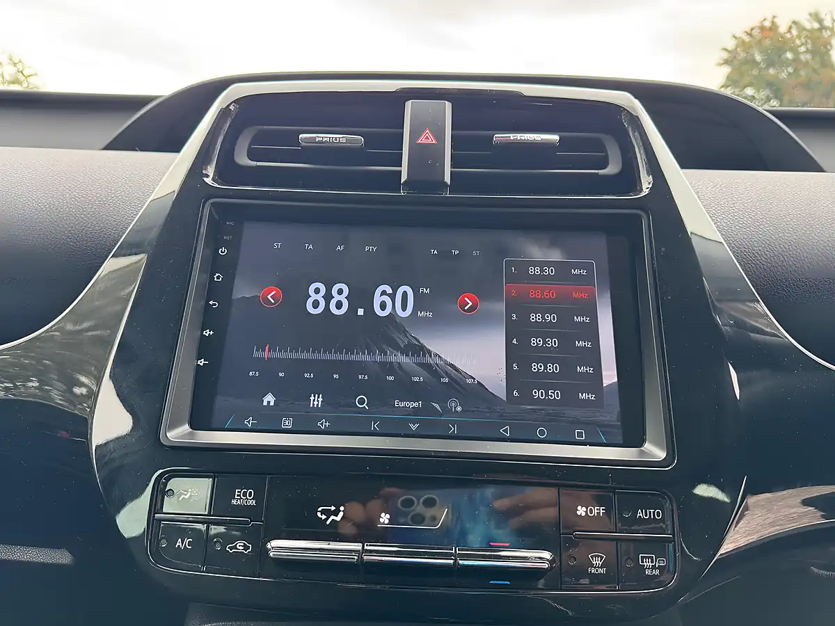 Used 2019 Toyota Prius Business Edition Plus Silver - Interior and Exterior details 19
