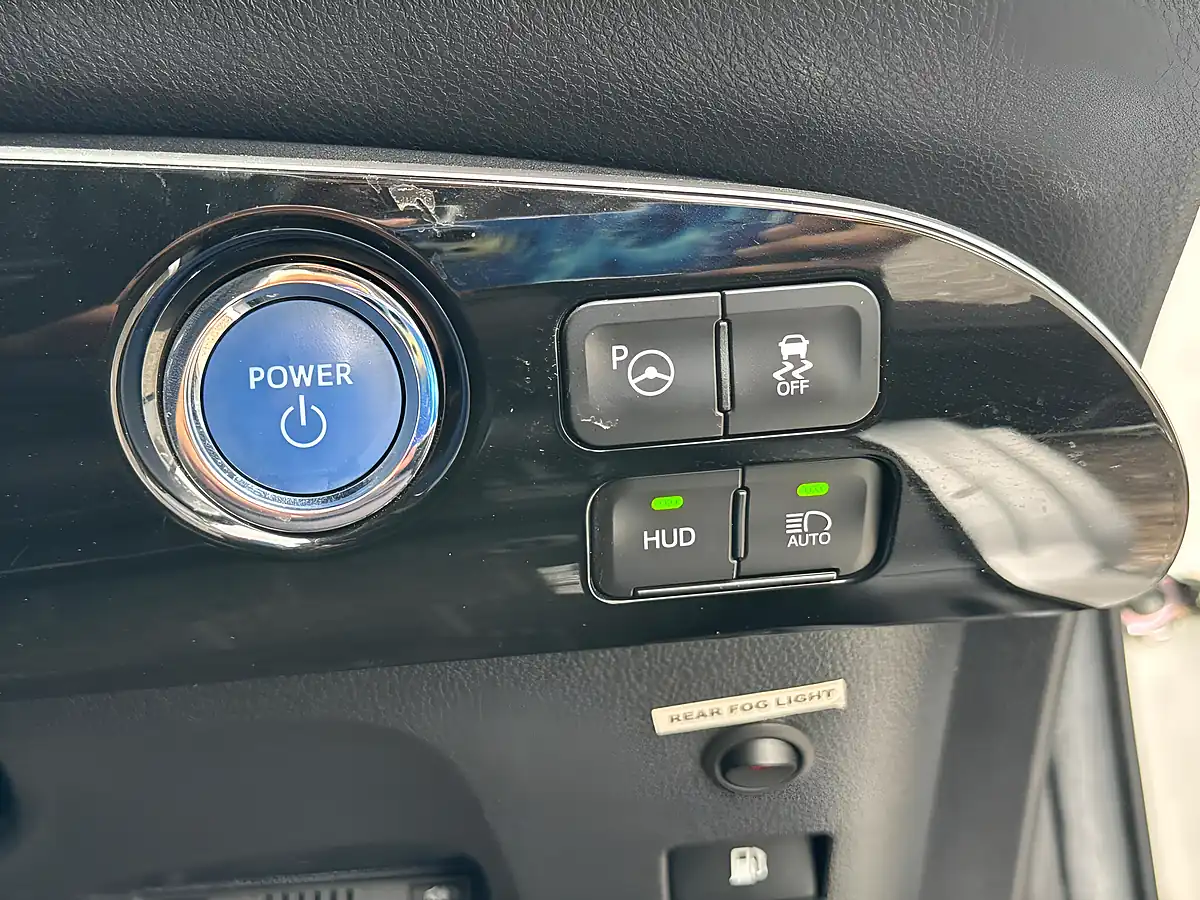 Used 2019 Toyota Prius Business Edition Plus Silver - Interior and Exterior details 20