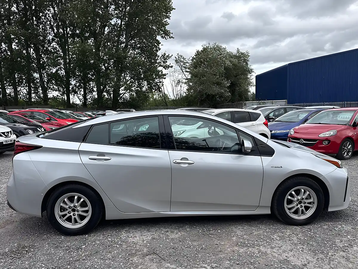 Used 2019 Toyota Prius Business Edition Plus Silver - Interior and Exterior details 8