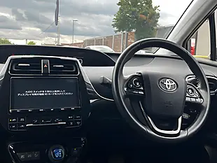 Used 2019 Toyota Prius Business Edition Plus White - Interior and Exterior details 14