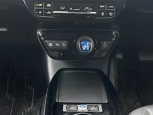 Used 2019 Toyota Prius Business Edition Plus White - Interior and Exterior details 17