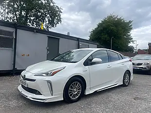 Used 2019 Toyota Prius Business Edition Plus White - Interior and Exterior details 3