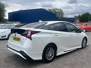 Used 2019 Toyota Prius Business Edition Plus White - Interior and Exterior details 6