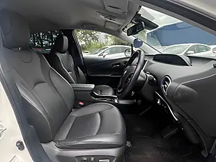 Used 2019 Toyota Prius Business Edition Plus White - Interior and Exterior details 9