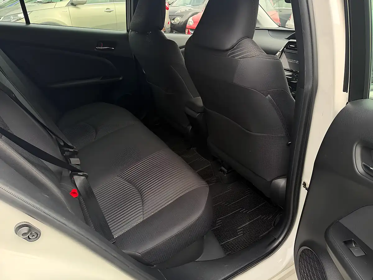 Used 2019 Toyota Prius Business Edition Plus White - Interior and Exterior details 11