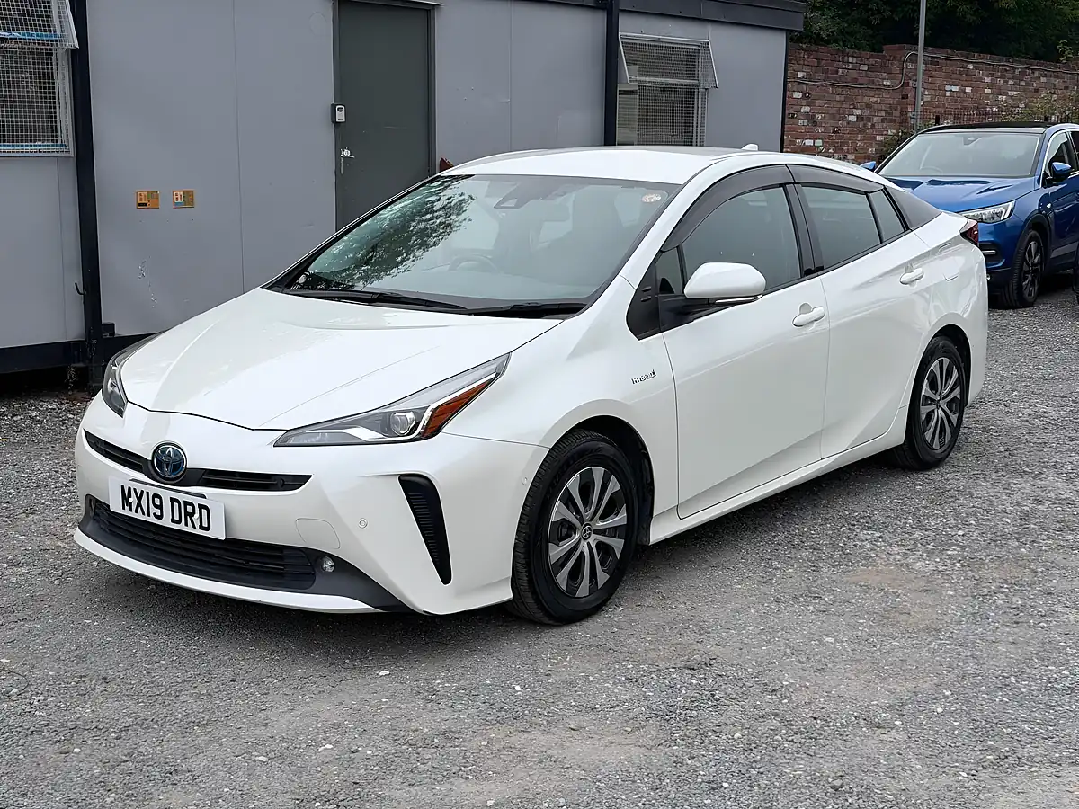 Used 2019 Toyota Prius Business Edition Plus White - Interior and Exterior details 3