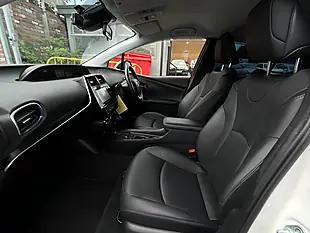 Used 2019 Toyota Prius Business Edition White - Interior and Exterior details 13