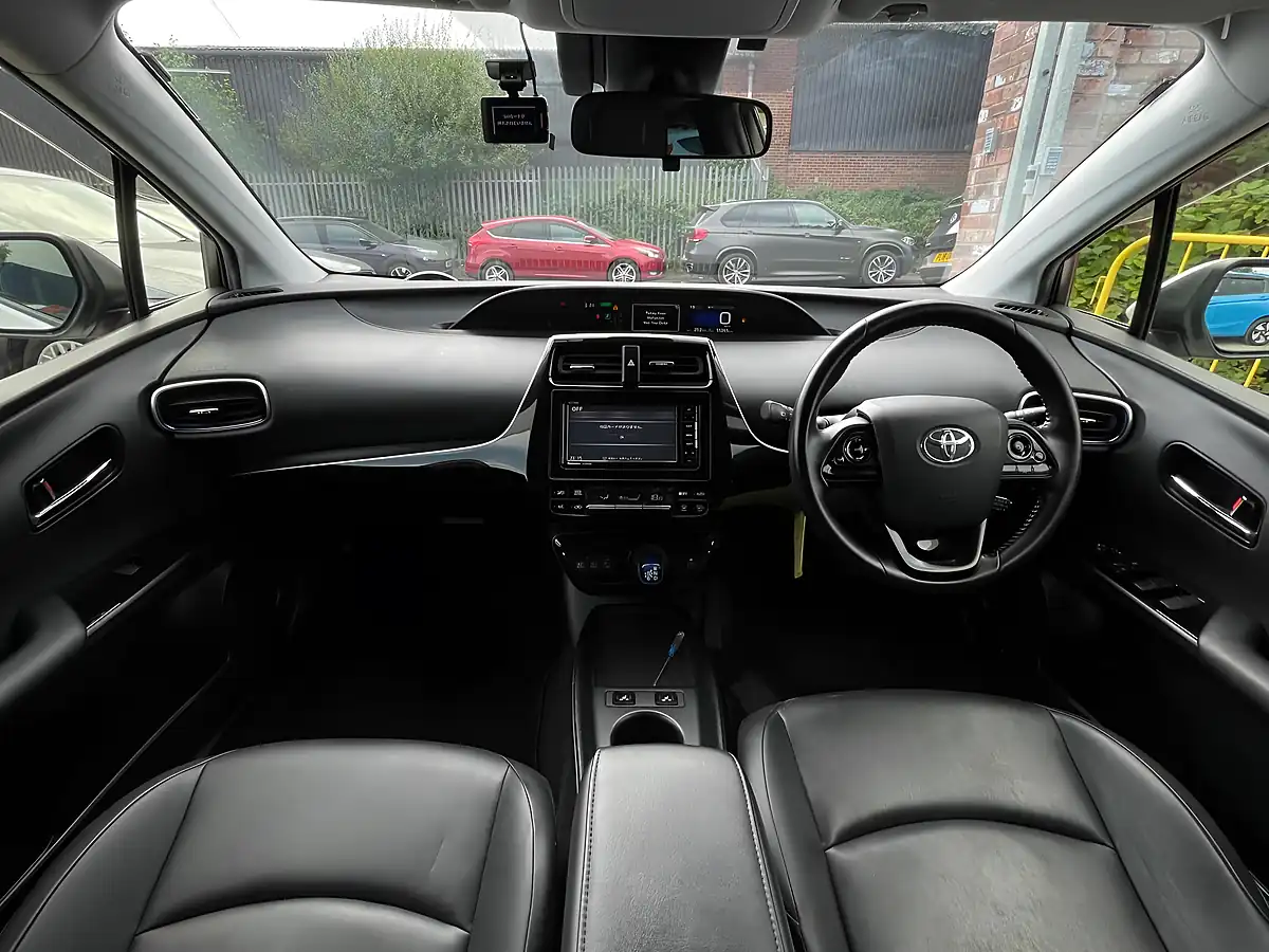 Used 2019 Toyota Prius Business Edition White - Interior and Exterior details 14