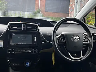 Used 2019 Toyota Prius Business Edition White - Interior and Exterior details 15