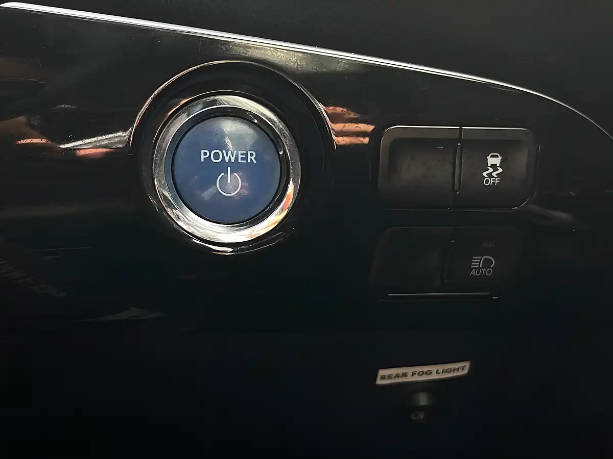 Used 2019 Toyota Prius Business Edition White - Interior and Exterior details 20