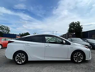 Used 2019 Toyota Prius Business Edition White - Interior and Exterior details 7