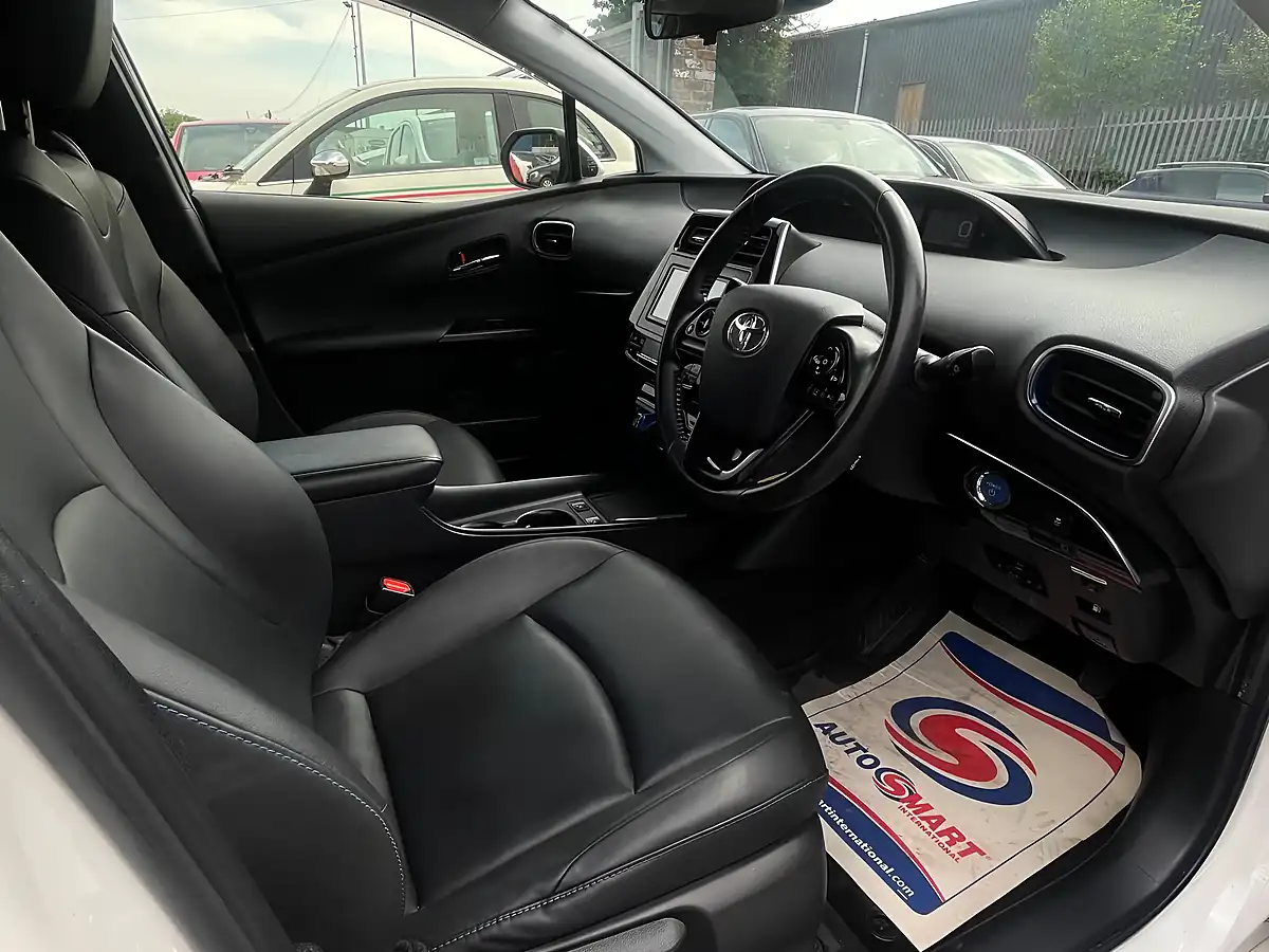 Used 2019 Toyota Prius Business Edition White - Interior and Exterior details 8