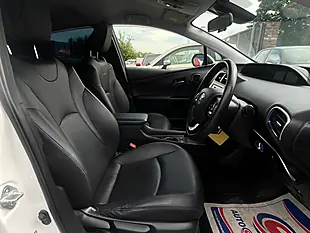 Used 2019 Toyota Prius Business Edition White - Interior and Exterior details 9