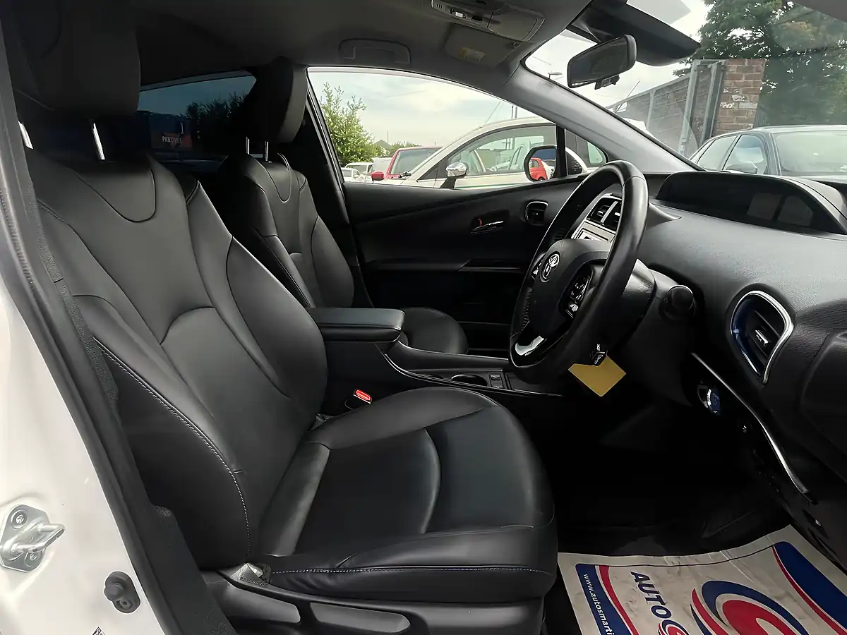 Used 2019 Toyota Prius Business Edition White - Interior and Exterior details 9